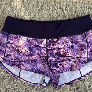 Lululemon SEAWHEEZE Size 6 Speed Ups purple   2.5" inseam